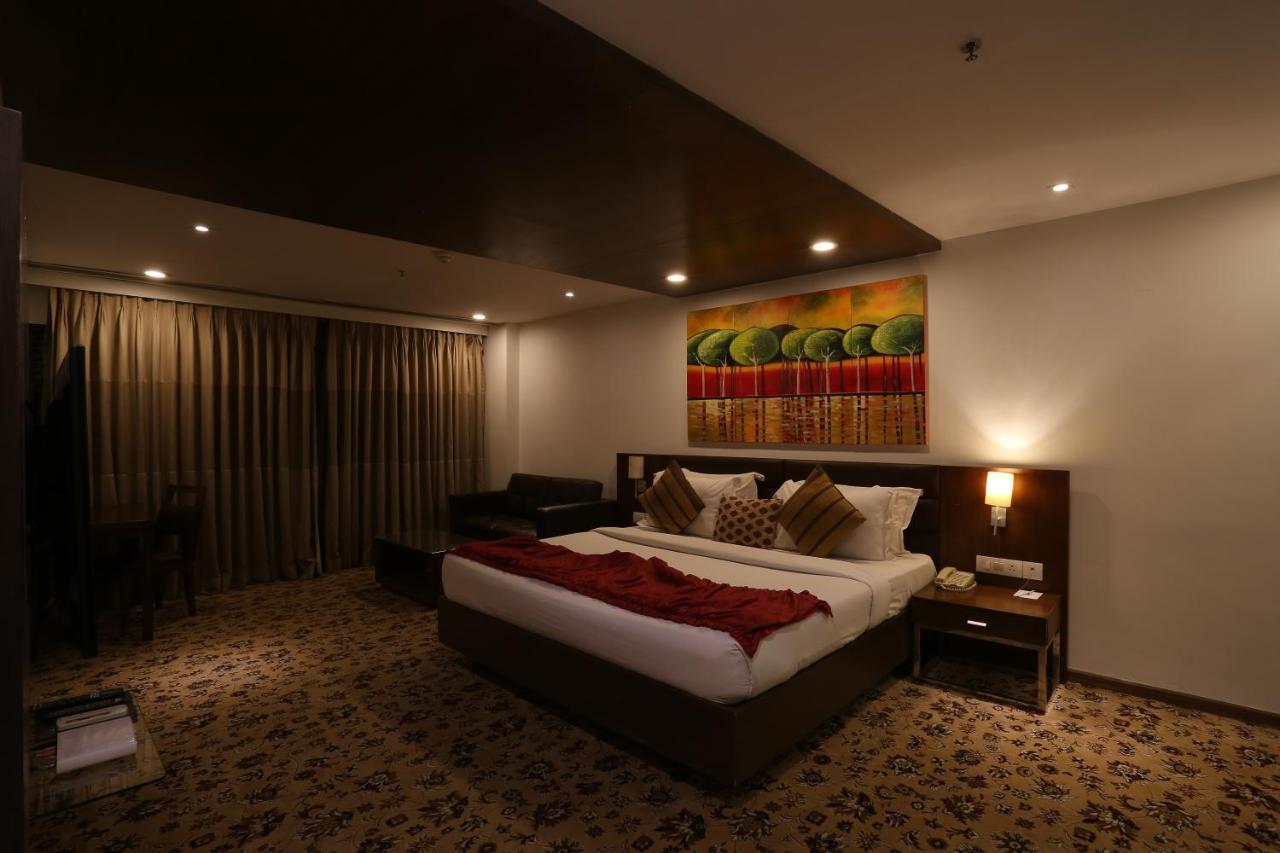 Hotel Ymca International Centre Ahmedabad Exterior foto