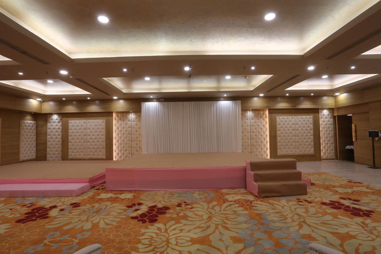 Hotel Ymca International Centre Ahmedabad Exterior foto